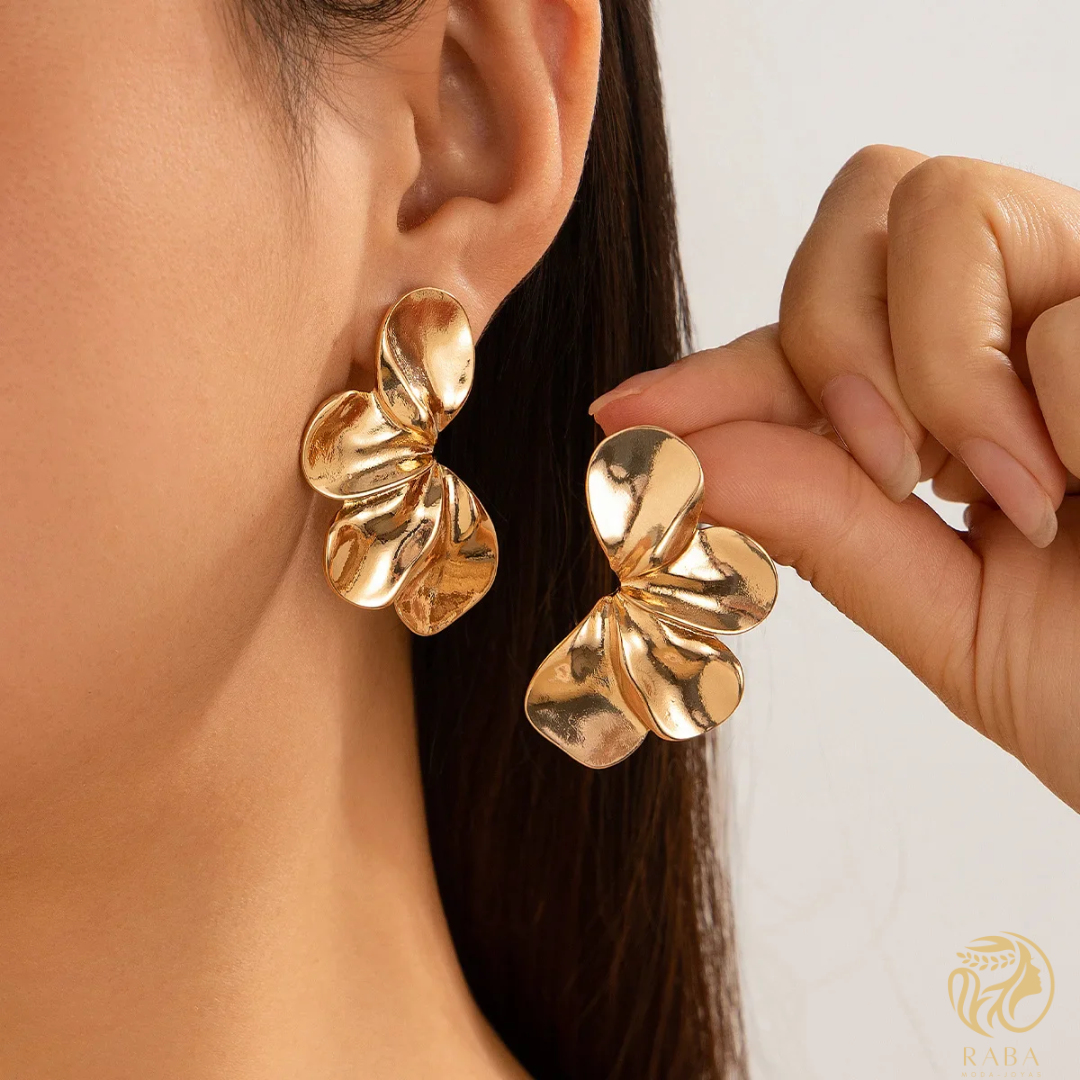 Juego de aretes de pétalos