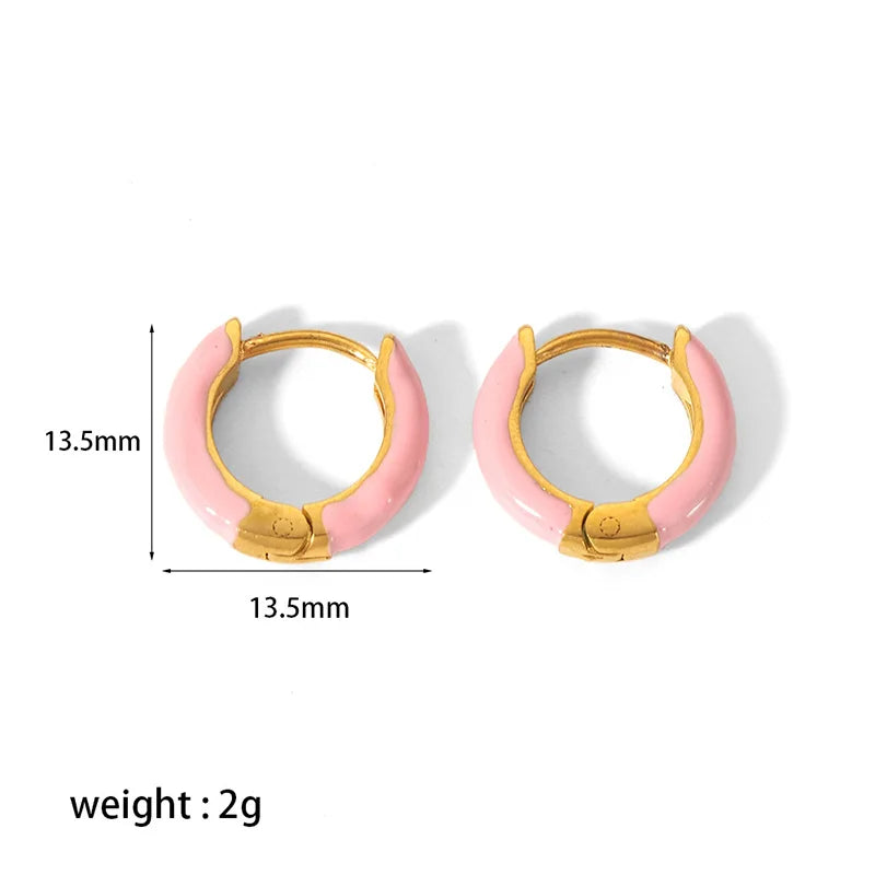 Aretes tipo huggie de esmalte colorido, inoxidables y resistentes al agua