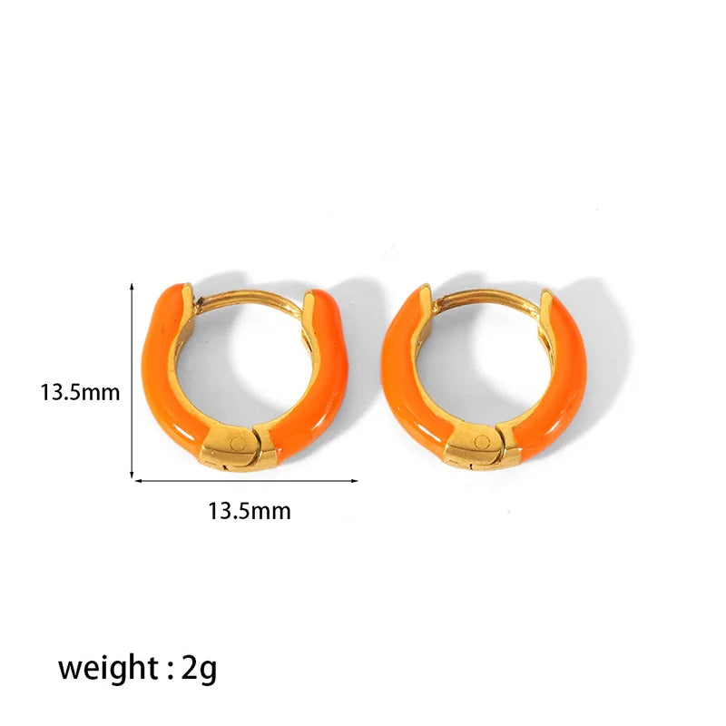Aretes tipo huggie de esmalte colorido, inoxidables y resistentes al agua
